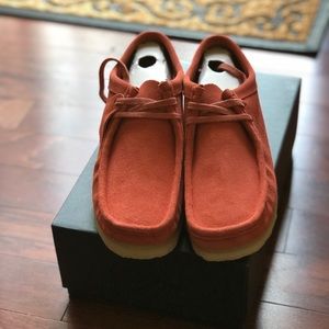 Clark’s Wallabees Suede Moc Clay